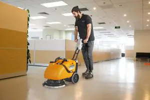 Nakup čistilnega stroja