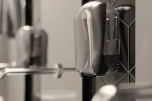 Sivi podajalnik mila Marplast Skin 800ml