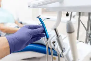 Kaj je vrednost AQL pri rokavicah in zakaj je pomembna?