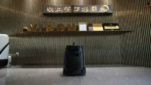 Čistilni robot za hotel Gausium Phantas