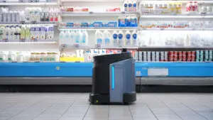 Profesionalni čistilni robot Gausium Phantas v trgovini